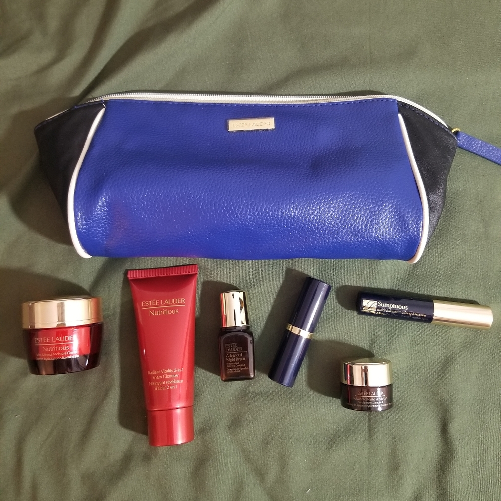 Estēe Lauder Makeup Kit